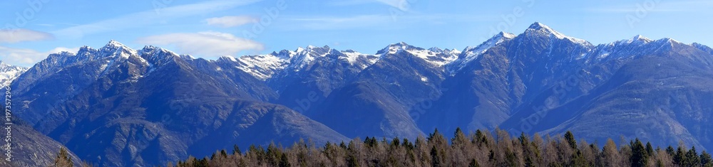 Fototapeta premium montagne in val d'ossola in italia