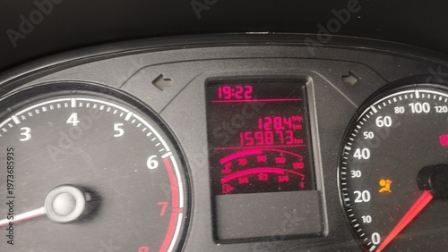 Tableau sur toile Car Dashboard Displaying Speed And Odometer Readings