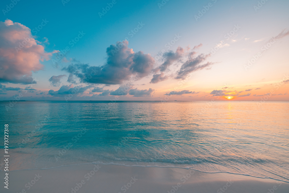 Ταπετσαρία Radiant majestic sunset beach with breathtaking colorful dream ocean view, lumin