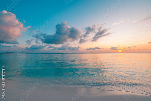 Fotografi Radiant majestic sunset beach with breathtaking colorful dream ocean view, lumin
