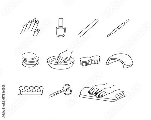 Grilled Salad Dishes. Isometric flat vector icons set of grilled salad dishes: grill pan with vegetables, charred eggplant slices, grilled corn cob, halloumi