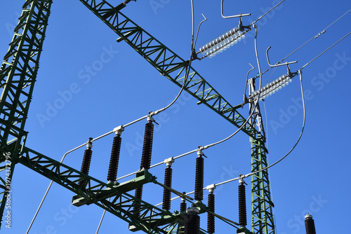 electric current trellis of a distribution line, with insulators.