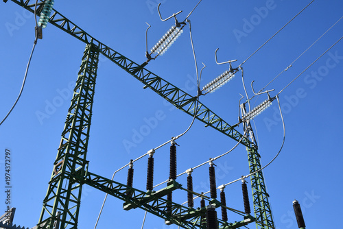 electric current trellis of a distribution line, with insulators.