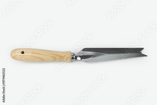 Manual weed remover with handle