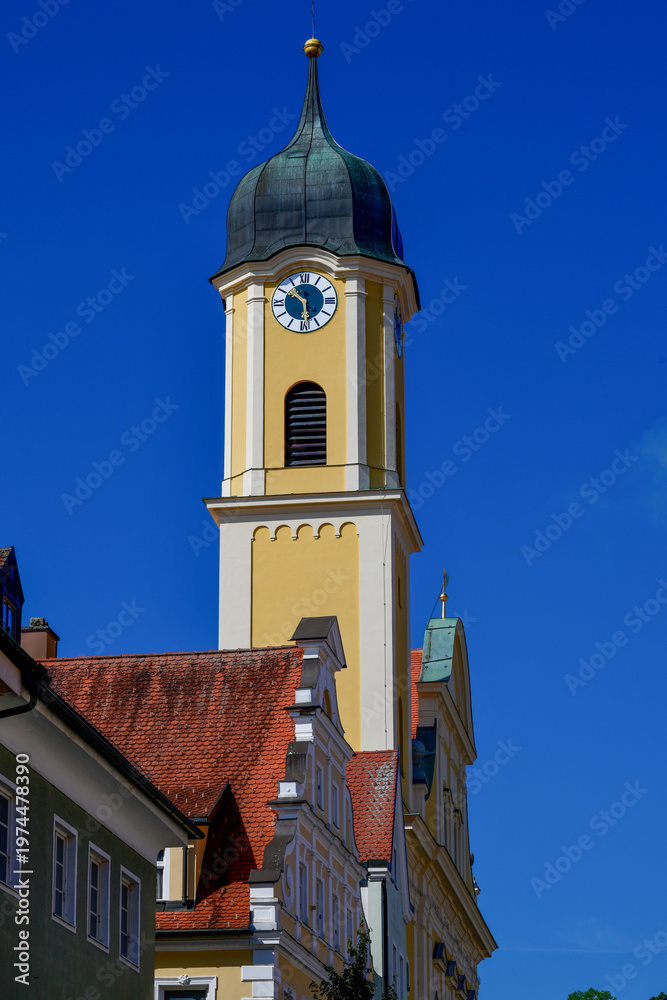 Fototapeta premium Die Dreifaltigkeitskirche in Kaufbeuren, Bayern