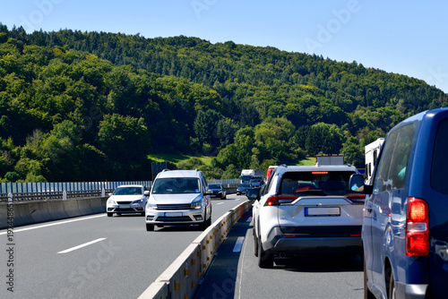 Stau auf der A3 zwischen Weibersbrunn und Bessenbach/Waldaschaff in Fahrtrichtung Frankfurt	
