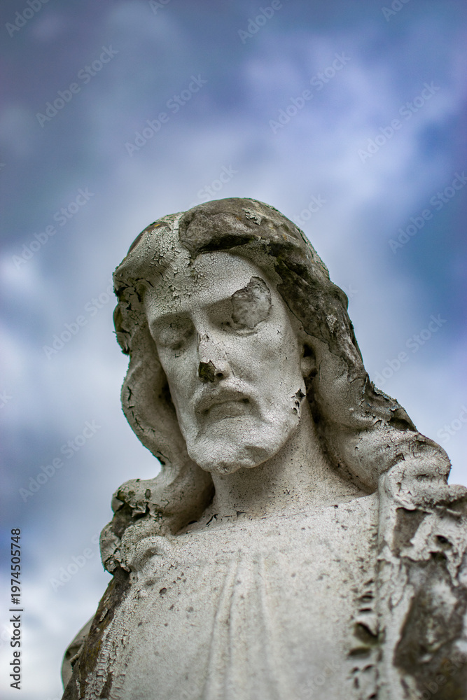 Obraz premium angel statue in the cemetery