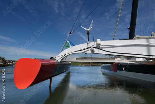 Tableau sur toile Flotteur de Trimaran de course au large