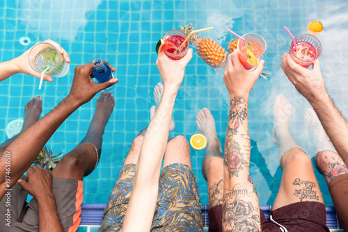 Canvas Print Colorful drinks by poolside