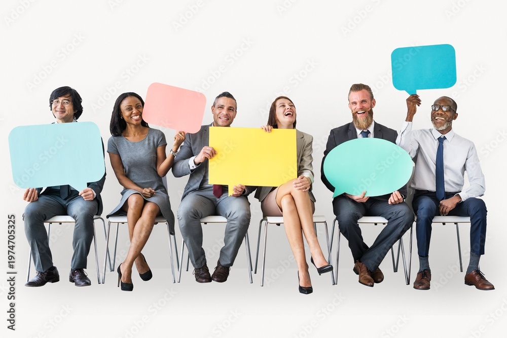 Obraz premium Businesspeople with speech bubbles, isolated on off white