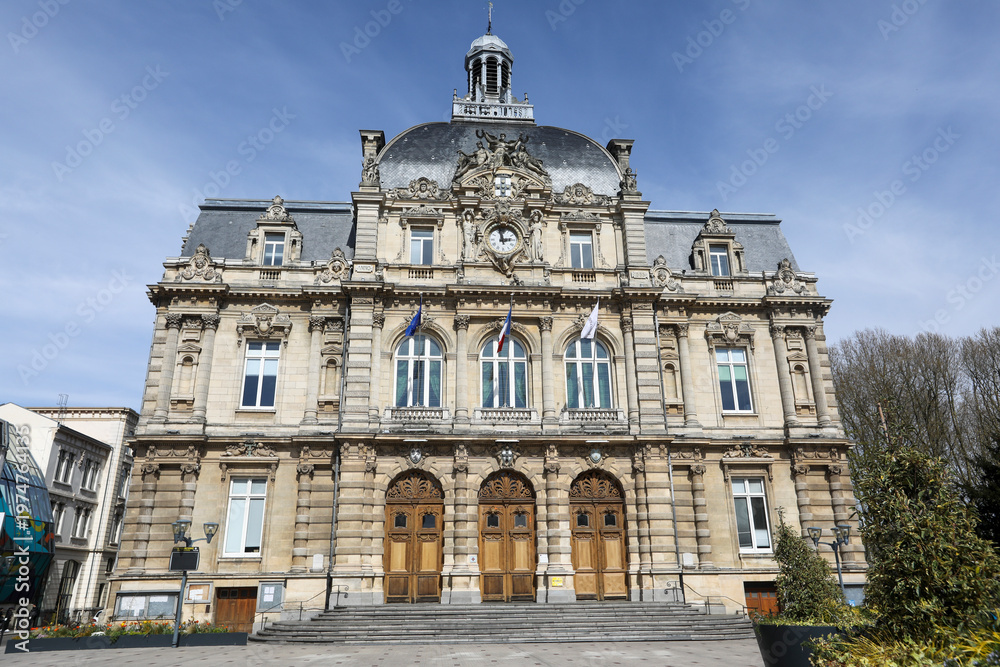 Obraz premium La mairie de la ville de Tourcoing dans le Nord de la France.