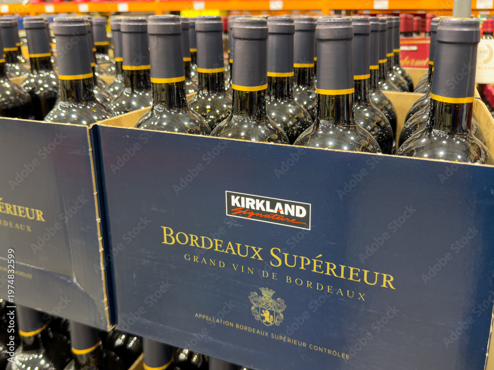 Fototapeta premium Kirkland Signature Bordeaux Superieur Grand Vin de Bordeaux red wine