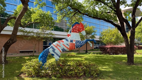Foto University Campus in Arlington, Texas – Vibrant College Life and Architecture