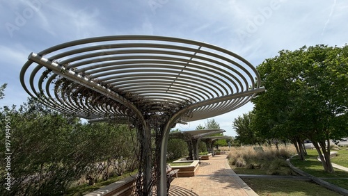 Fotografie University Campus in Arlington, Texas – Vibrant College Life and Architecture