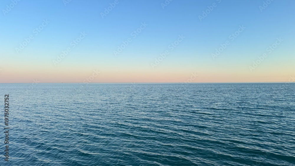 Fototapeta premium blue sky and sea