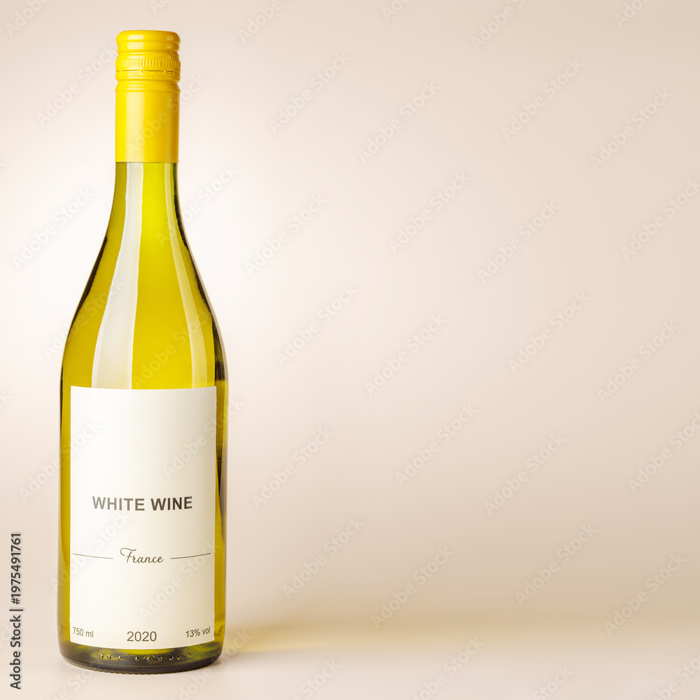 Fototapeta premium White wine bottle mockup