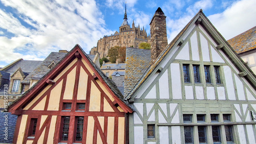 Chemin de ronde, remparts, intra-muros, village médiéval du Mont St Michel