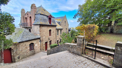 Chemin de ronde, remparts, intra-muros, village médiéval du Mont St Michel