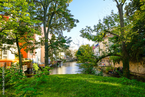 Fotografie City center of Erfurt and view of the Gera River.