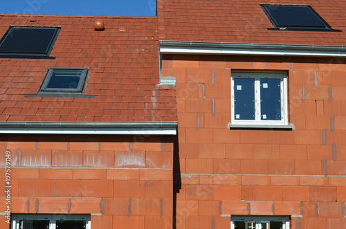 Nouvelles constructions dans un lotissement. (france)