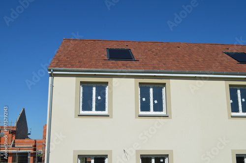 Nouvelles constructions dans un lotissement. (france)