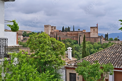 Granada, vista del Palazzo dell'Alhambra dal quartiere dell'Albaiyzín, Andalusia, Spagna