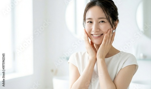 Free Download 若い日本人女性　（スキンケア・美容）　 - GFXLoad