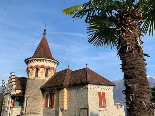 Schloss Bernese mit Palme - Orselina oberhalb Locarno im Tessin