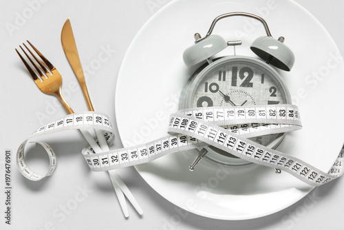 Plate with cutlery, measuri...