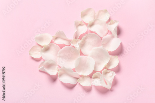 Heart made of beautiful whi...