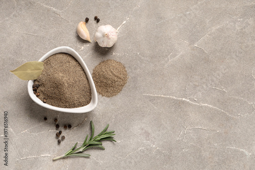Bowl with black pepper powd...