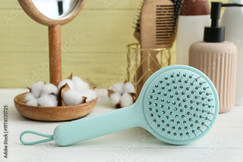 Hair brush with cotton flow...