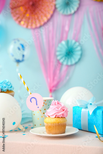 Delicious cupcakes with gif...