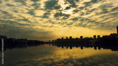 Metropolis River Timelapse: Skyline Dynamics