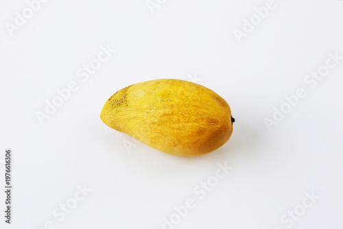 Foto Ok Rong mango is an ancient Thai mango variety renowned for its intense aroma and sweetness, earning it the nickname King of Thai Mangoes