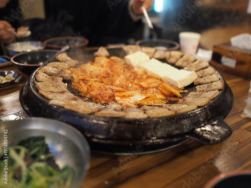 삼겹살, 구이, 김치볶음, 솥뚜껑삼겹살, 솥뚜껑김치삼겹살, 두부김치