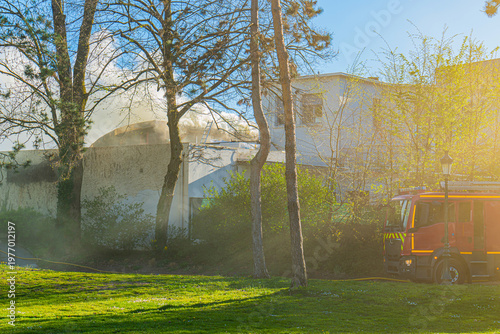 Incendie sur les berges du Lac d'Annecy, Annecy, Haute-Savoie