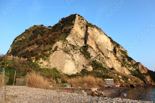 Bagnoli - Promontorio di Posillipo dalla spiaggia di Nisida