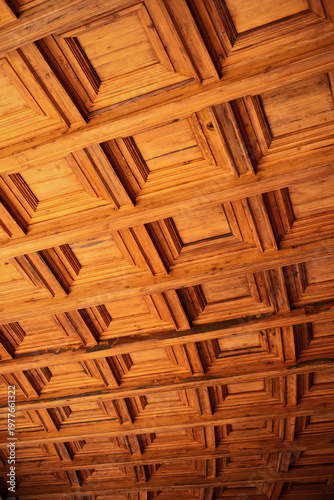 Obraz na plátně Wooden coffered ceiling showing geometric square panels, creating a textured pat