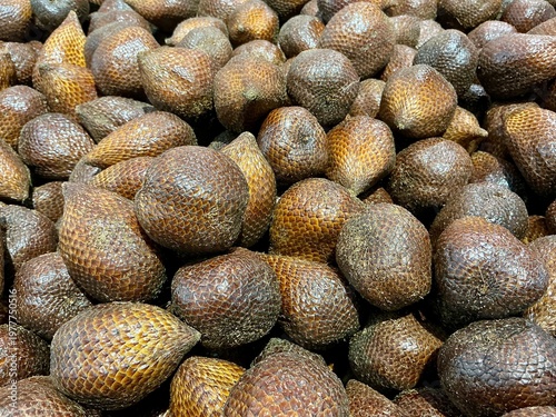 Φωτογραφία Snake fruit or Salacca zalacca in the market