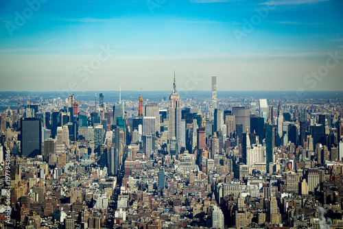 Cuadro en lienzo NEW YORK, NY - February, 13th, 2018: High angle view of the Manhattan skyline fe