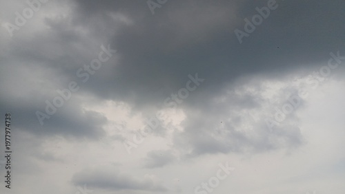 Φωτογραφία Dark stormy overcast natural sky scene