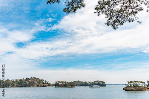 春の松島湾 松に覆われた島々の絶景 宮城県 日本三景