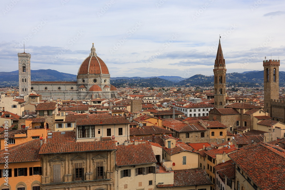 Fototapeta premium Santa Maria del Fiore and the Piazza del Duomo in Florence, Italy