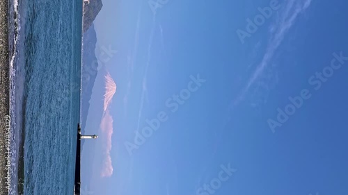 静岡県の三保の海岸から駿河湾越しの冬の富士山
