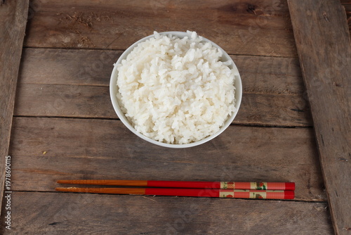 Bild auf Leinwand Tigela de arroz branco cozido estilo oriental