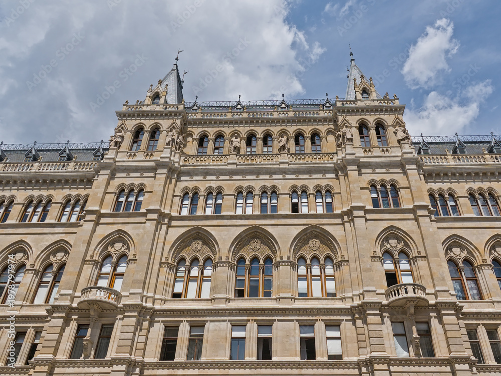 Fototapeta premium facade of Vienna city hall, Austria