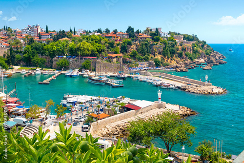 Bild auf Leinwand Panoramic view of the harbor of Alanya on a beautiful summer day