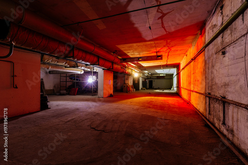 Fotografía Abandoned underground basement, bunker, bomb shelter