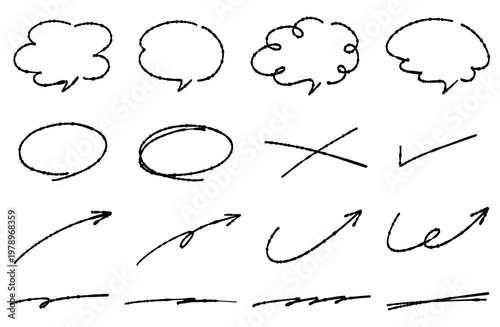 手書きの吹き出しや矢印とアンダーライン 黒ペンで描いた記号とあしらいのセット